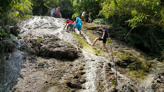 Mo Waterfall in Thanh Hoa - climbing
