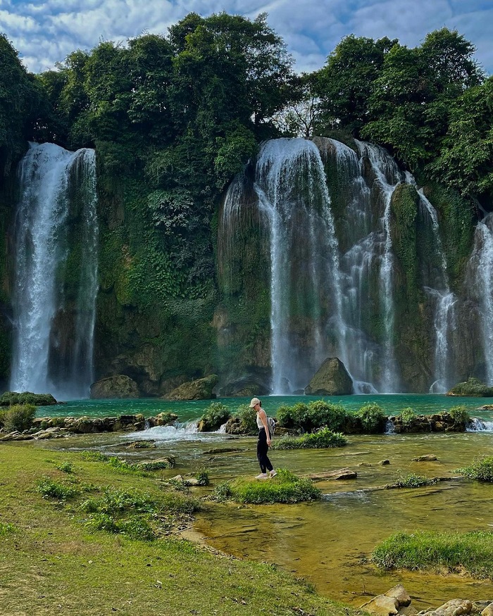 Bản Giốc là thác nước đẹp ở Cao Bằng thu hút nhiều du khách đến tham quan