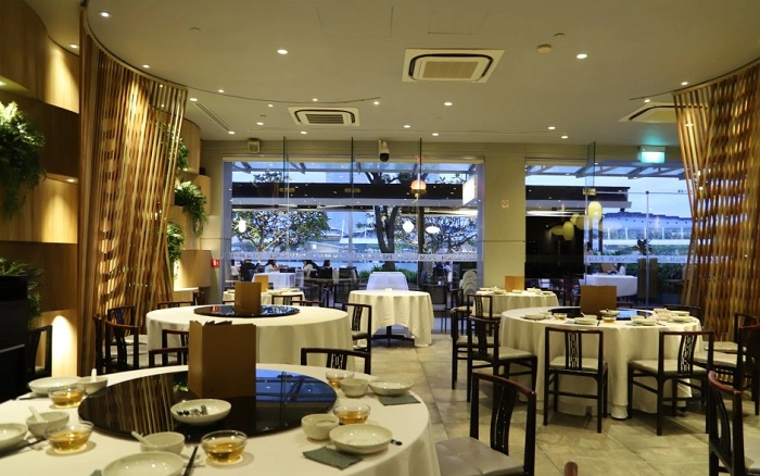Nhà hàng Palm Beach Seafood tại Mandarin Oriental là nhà hàng ở vịnh Marina nổi tiếng