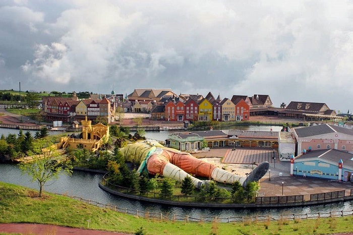 Công viên Gulliver’s Kingdom là công viên bỏ hoang đẹp trên thế giới nằm dưới chân núi Phú Sĩ