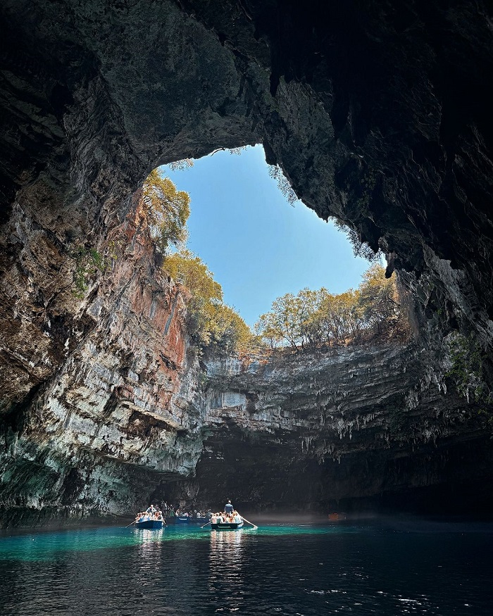 Động Melissani là điểm đến ít người biết ở châu Âu nằm ở Hy Lạp