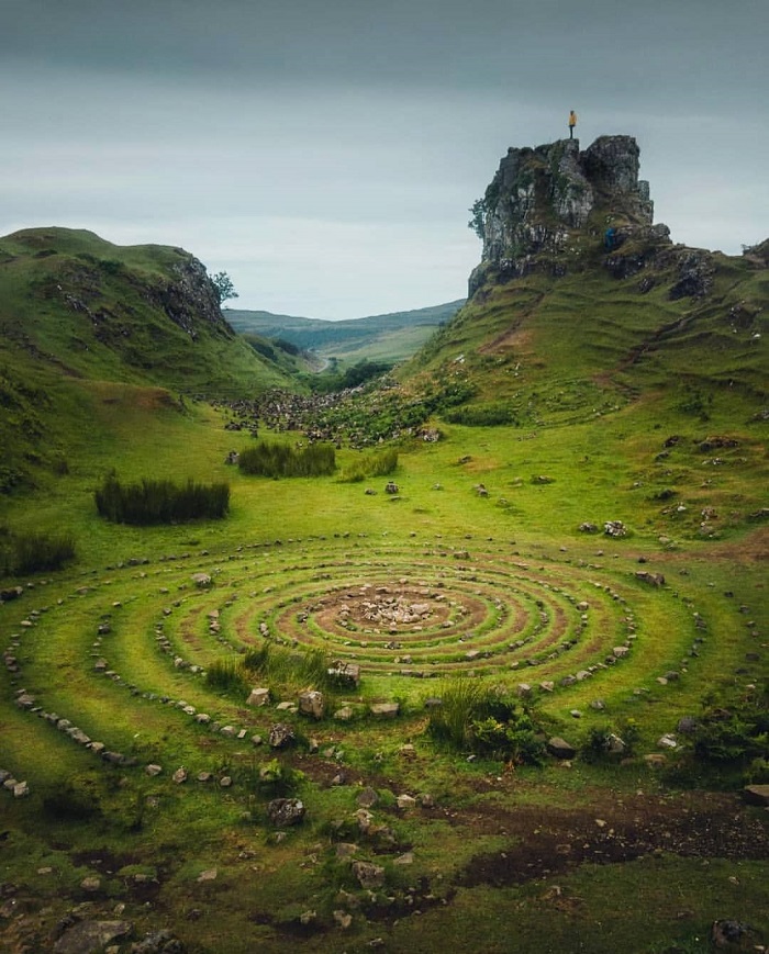 Fairy Glen  là điểm đến ít người biết ở châu Âu mà bạn không thể bỏ qua 