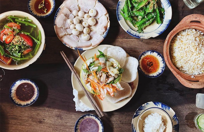 quán ăn ngon rẻ ở Hòn Sơn - quán cơm niêu cô Bảy