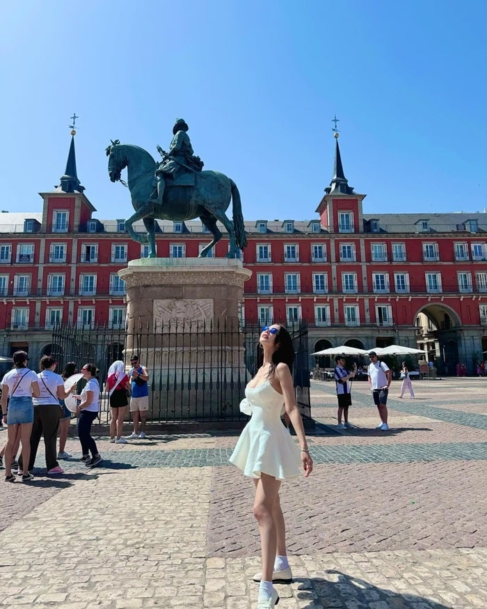 Du lịch quảng trường Plaza Mayor Tây Ban Nha