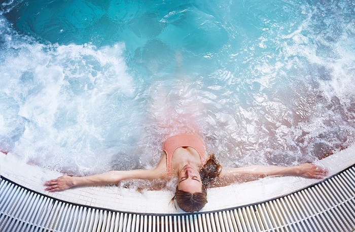 La Perla Thalassotherapy là điểm tham an xung quanh bãi biển La Concha Tây Ban Nha