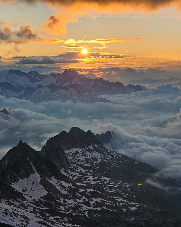 Valais là một trong những thiên đường săn mây trên thế giới mang vẻ đẹp kỳ vĩ