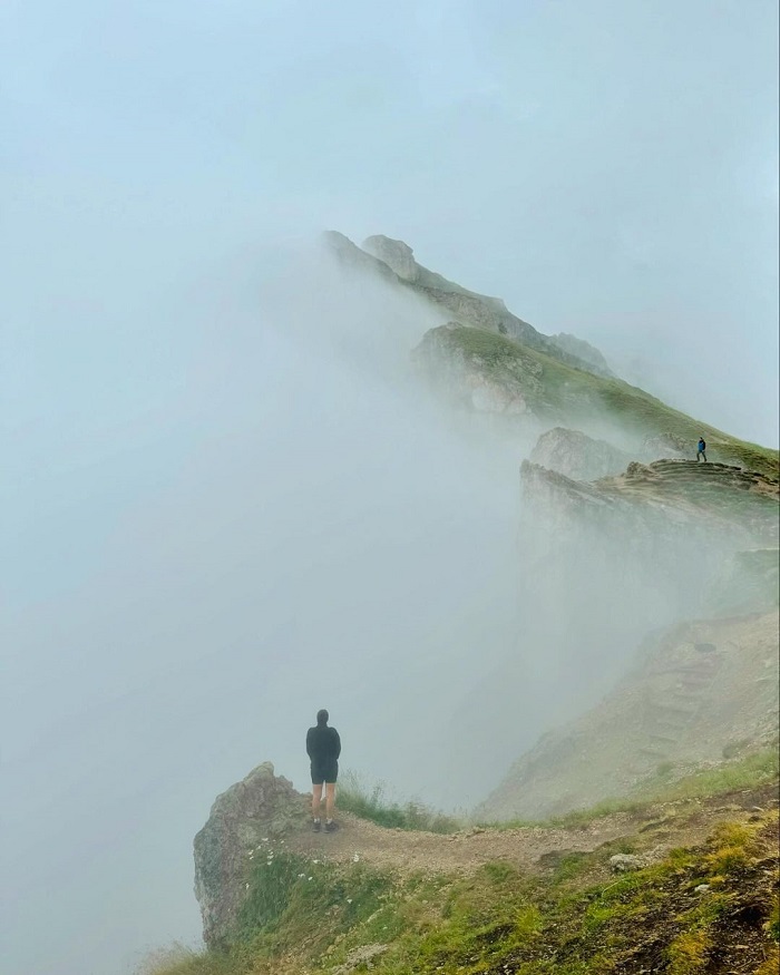 Dolomites là một trong những thiên đường săn mây trên thế giới với biển mây vô cùng quyến rũ