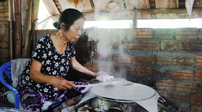 Làng nghề bánh tráng Túy Loan được ghi nhận là Di sản văn hóa phi vật thể quốc gia - Ảnh: Internet