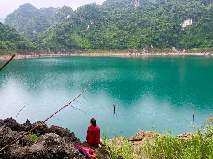 Hồ Mắt Rồng Hòa Bình mùa nào cũng đẹp