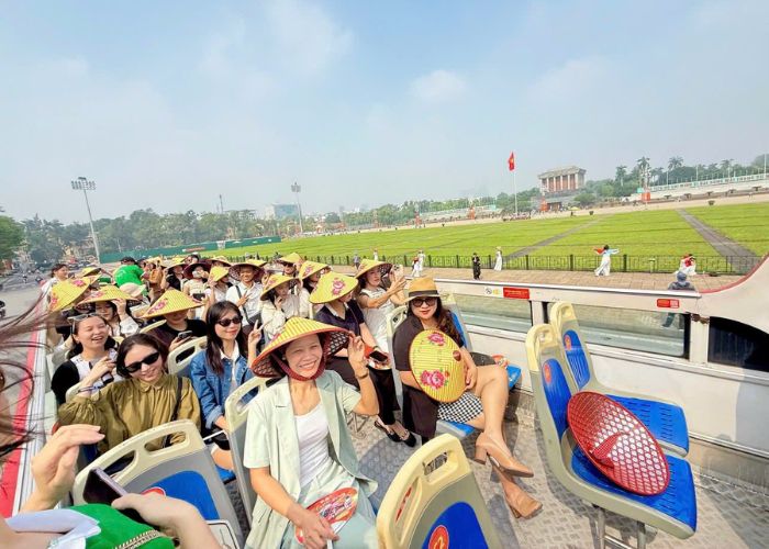 Kinh nghiệm đi du lịch xe bus 2 tầng Hà Nội với những trải nghiệm mới lạ