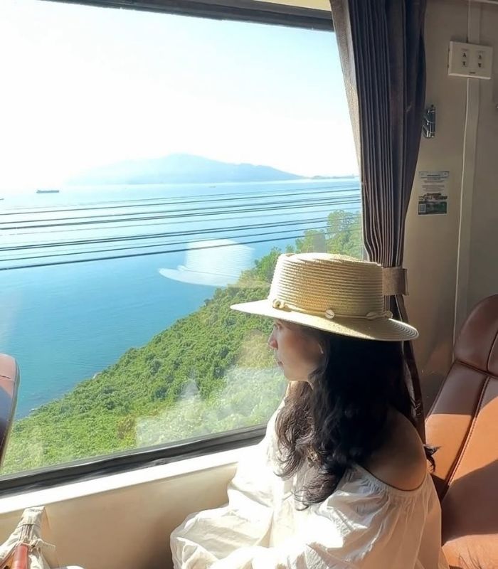 Kinh nghiệm đi tàu di sản Huế - Đà Nẵng bắt trọn view Đèo Hải Vân