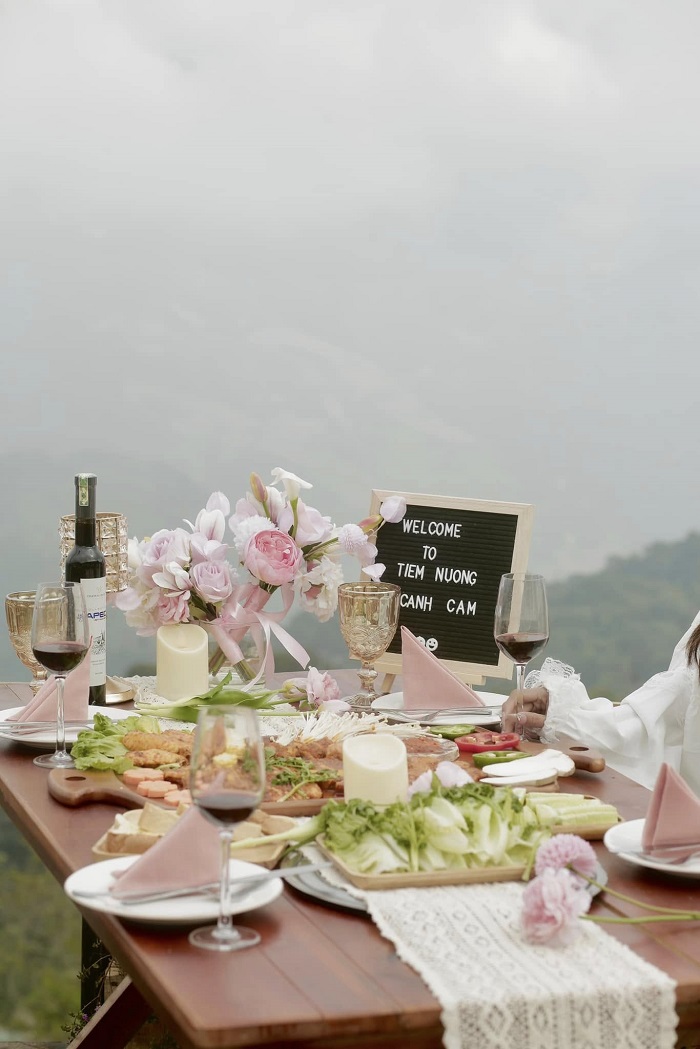 Tiệm nướng Cánh Cam là quán ăn ngon tại Tà Xùa được yêu thích