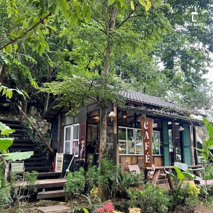 The Lake Coffee Mộc Châu toát lên vẻ đẹp mộc mạc, hài hòa với thiên nhiên