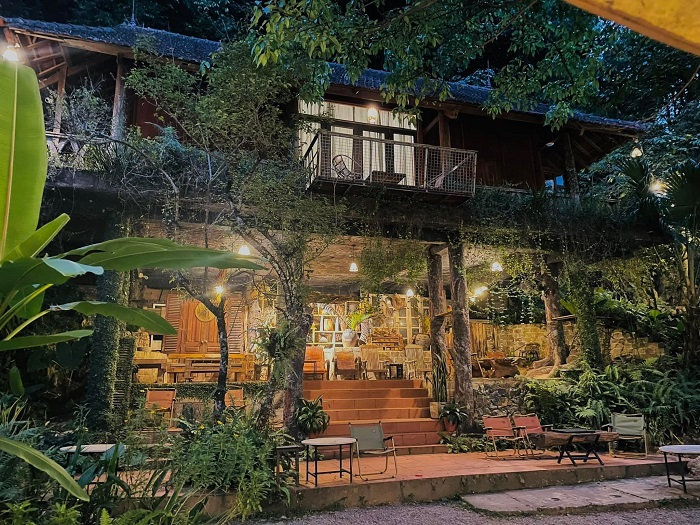 The Lake Coffee Mộc Châu lung linh lúc đêm về