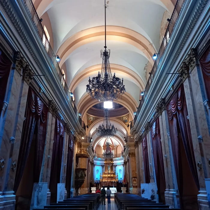 Vương cung thánh đường Đức Mẹ Thương Xót là điểm tham quan nổi tiếng ở thành phố Cordoba Argentina