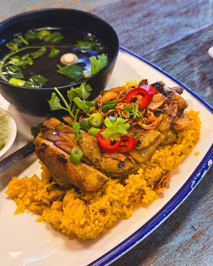 Những món cơm ngon ở Thái Lan nổi tiếng không kém cơm chiên Khao Pad