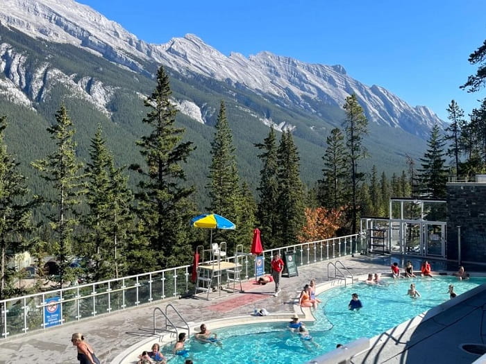 Nên ghé thăm địa điểm nào khi đến vườn quốc gia Banff Canada