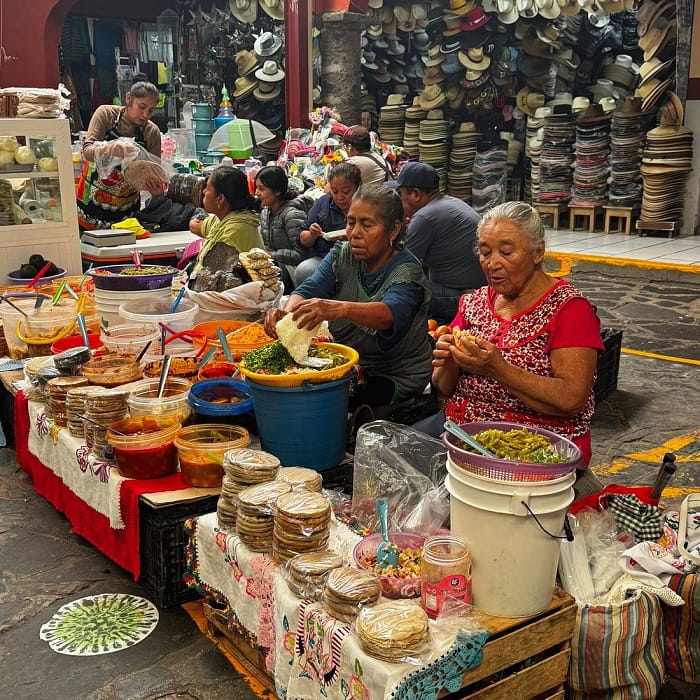 Dạo quanh chợ Ignacio Ramírez là điều nên làm ở thành phố San Miguel de Allende Mexico 