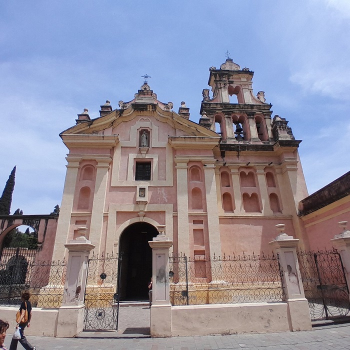 Nhà thờ Santa Teresa là điểm tham quan nổi tiếng ở thành phố Cordoba Argentina