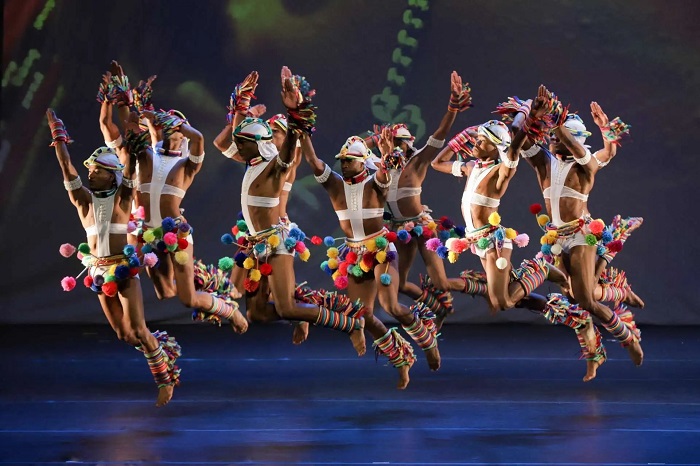 Tham dự vở ballet văn hóa dân gian là điều tuyệt vời nhất nên xem và làm khi đến thăm khu phố Pelourinho Brazil 