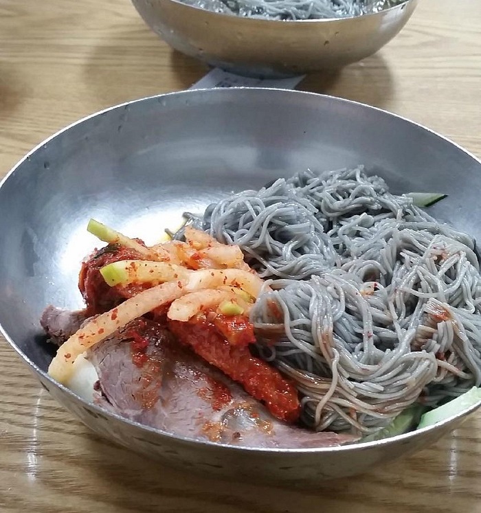 Địa chỉ thưởng thức mì lạnh Hàn Quốc