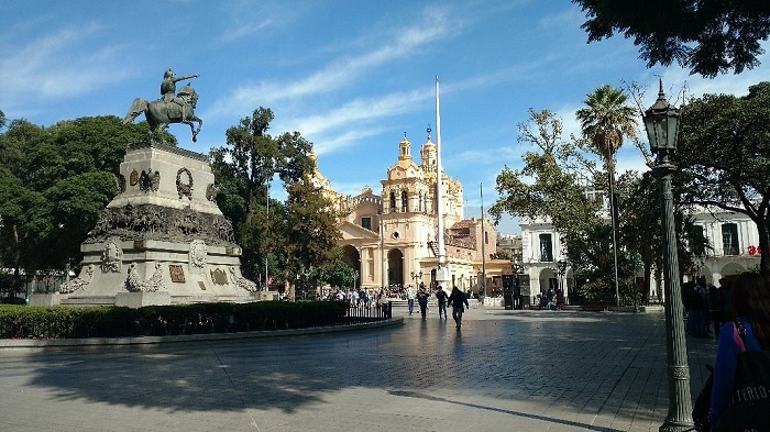 Quảng trường San Martín là điểm tham quan nổi tiếng ở thành phố Cordoba Argentina