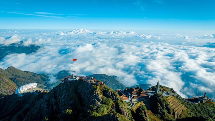 Săn mây ở Sapa nên đi đâu? Biển mây ở đỉnh Fansipan đẹp mê hồn - Ảnh: Sun Paradise Land