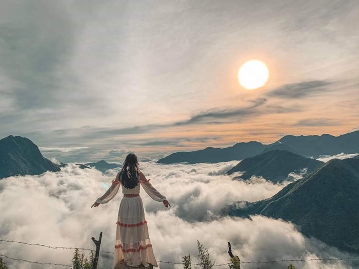 Cổng trời Ô Quy Hồ là điểm săn mây đẹp tựa như chốn bồng lai ở Sapa - Ảnh: Demen Travel