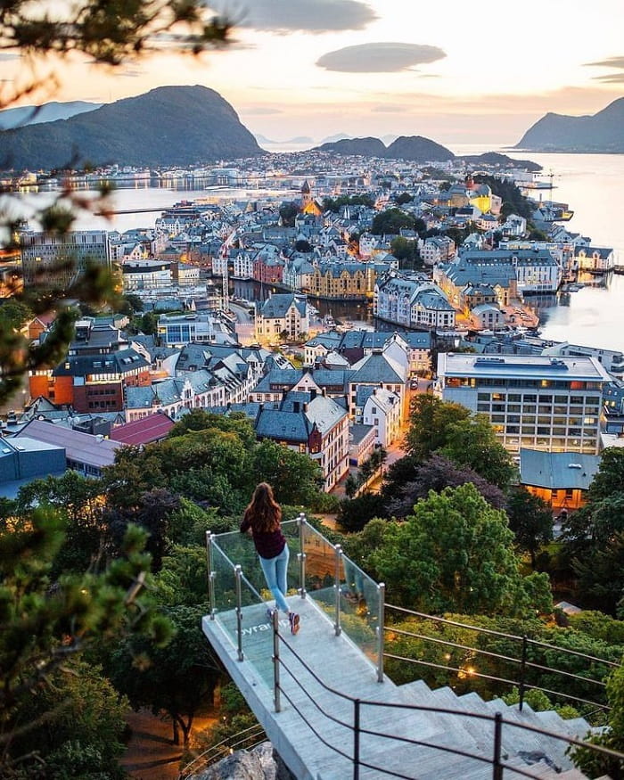 Ålesund là thành phố nổi tiếng ở Na Uy