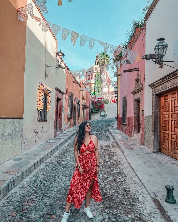 Dạo bước trên những con phố quyến rũ là điều nên làm ở thành phố San Miguel de Allende Mexico 
