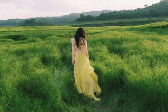 'Tuyệt đối hoạt hình' đồng cỏ xanh Tà Đùng vibe xinh như phim Ghibli giữa đời thực