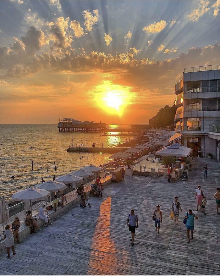 Thành phố Sochi - vùng 'Địa Trung Hải' của nước Nga nằm bên bờ biển Đen