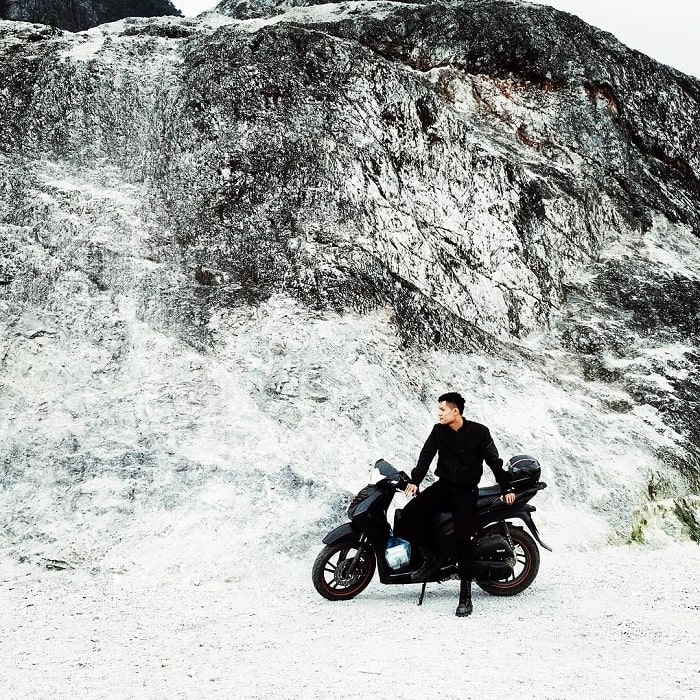 Tham quan đèo đá trắng Hòa Bình đẹp tựa tuyết phủ ở Việt Nam