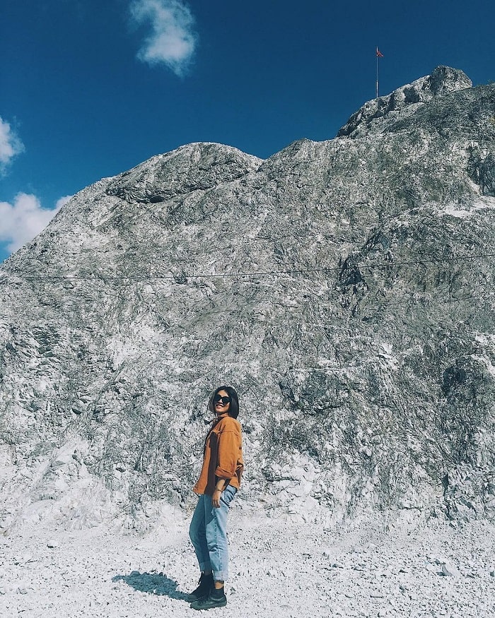 Tham quan đèo đá trắng Hòa Bình đẹp tựa tuyết phủ ở Việt Nam