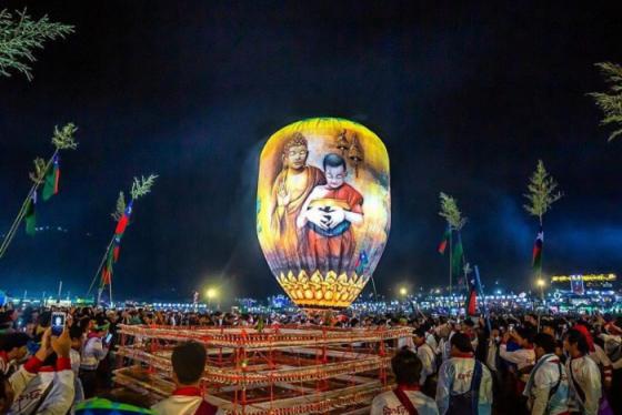Ngắm nhìn vẻ đẹp độc đáo tại lễ hội khinh khí cầu lớn nhất Myanmar