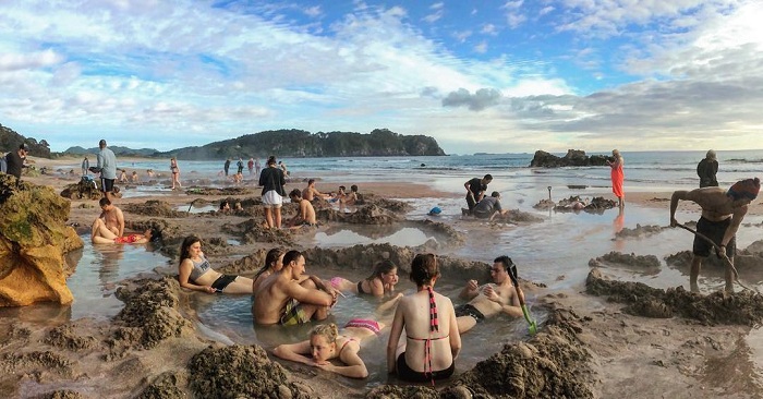 Hot Water Beach – địa điểm tắm nước nóng lý tưởng của New Zealand 