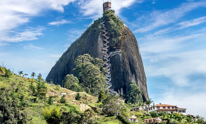 El Peñón de Guatapé -  những cầu thang kỳ lạ nhất thế giới