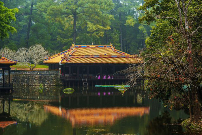 Visit the Tomb of Tu Duc Nguyen Dynasty in Hue - the most beautiful tomb in the 19th century