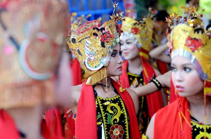 Người dân ở Đông Java rất giỏi trong thiết kế dệt và thêu - du lịch Banyuwangi