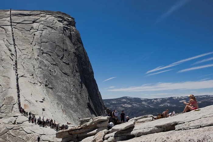 Đỉnh Half Dome, Yosemite, Hoa Kỳ -  những cầu thang kỳ lạ nhất thế giới