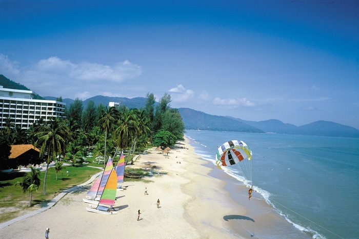 Bãi biển Batu Ferringhi -  địa điểm du lịch nổi tiếng tại Pahang Malaysia