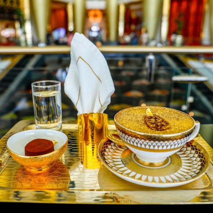 Các món ăn phủ vàng ở Dubai hấp dẫn