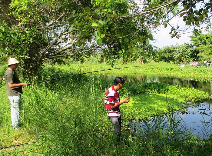 fishing at U Minh Thuong National Park
