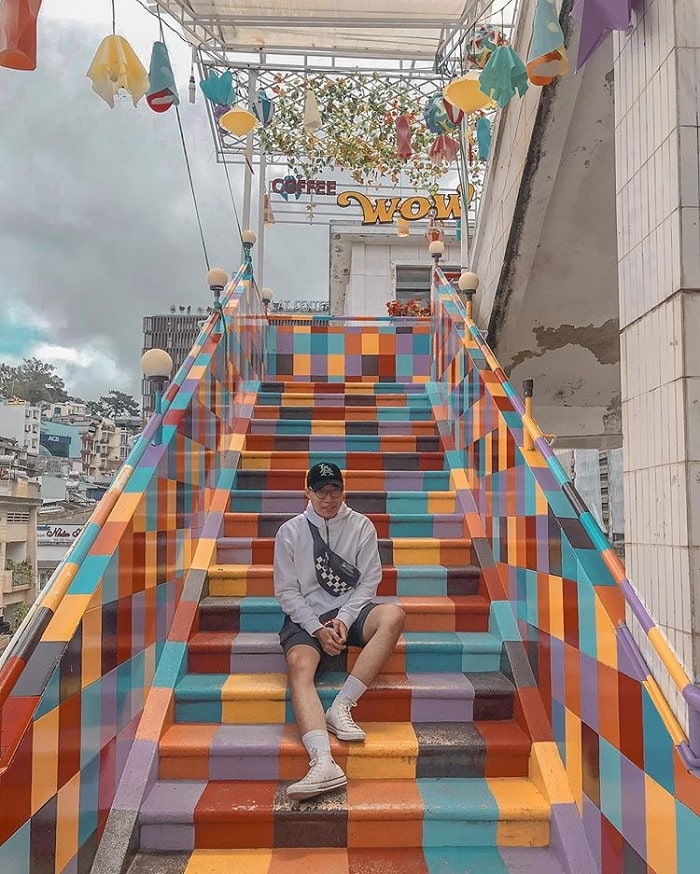 Hong Kong corner in Da Lat - a seven-color staircase