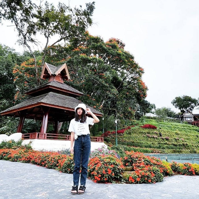 cây xanh - điểm nhấn của cung điện mùa hè Phu Ping