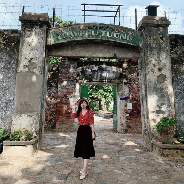 nhà tù Côn Đảo - địa điểm check in ở Côn Đảo