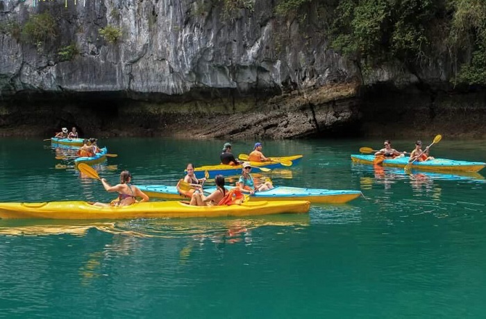 7 điểm chèo thuyền kayak đẹp ở Việt Nam - Vịnh-ha-long