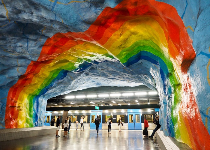 ga tàu điện ngầm đẹp nhất thế giới-Radhuset-stockholm