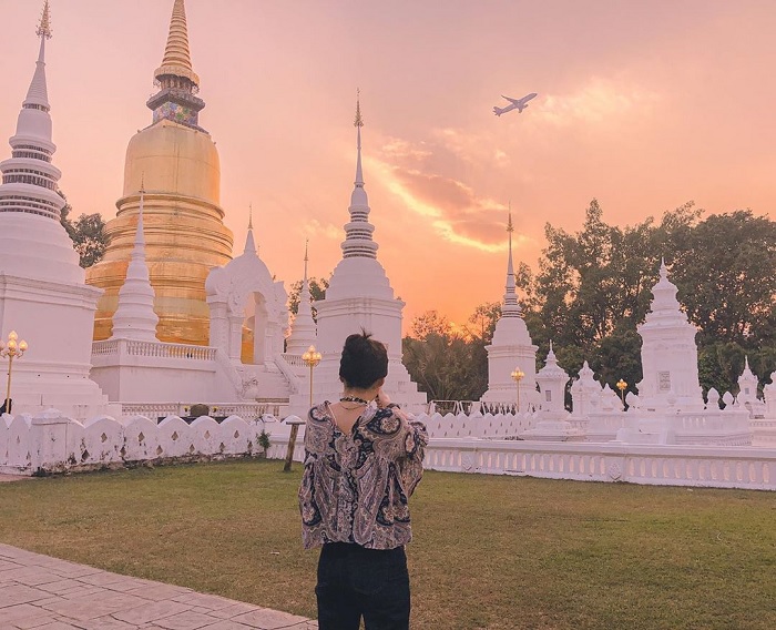 chùa Wat Suan Dok - vào buổi hoàng hôn