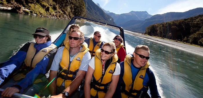 Đi thuyền trên sông ngắm cảnh - Giải trí ở vườn quốc gia Mount Aspiring